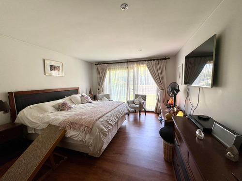 Venta Casa NO 5D en suite Walk-in cl&oacute;set 6B 3E 1B San Carlos de Apoquindo - Las Condes