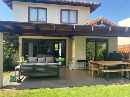 Arriendo Casa 3D 3B 2E 1B 140m2 Chicureo - Colina