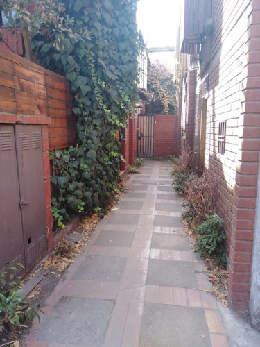 Venta Casa 2D 1B 1E Rotonda Atenas - Las Condes