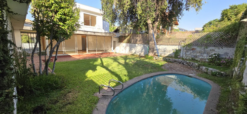 Arriendo Casa 6D en suite 3B 3E 1B  - Vitacura
