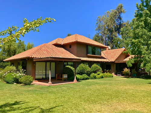 Venta Casa NO 6D en suite Walk-in cl&oacute;set 7B 2E 2B Chicureo - Colina