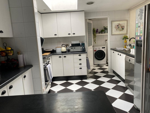 Venta Casa NP 4D en suite 4B 2E 1B San Carlos de Apoquindo - Las Condes