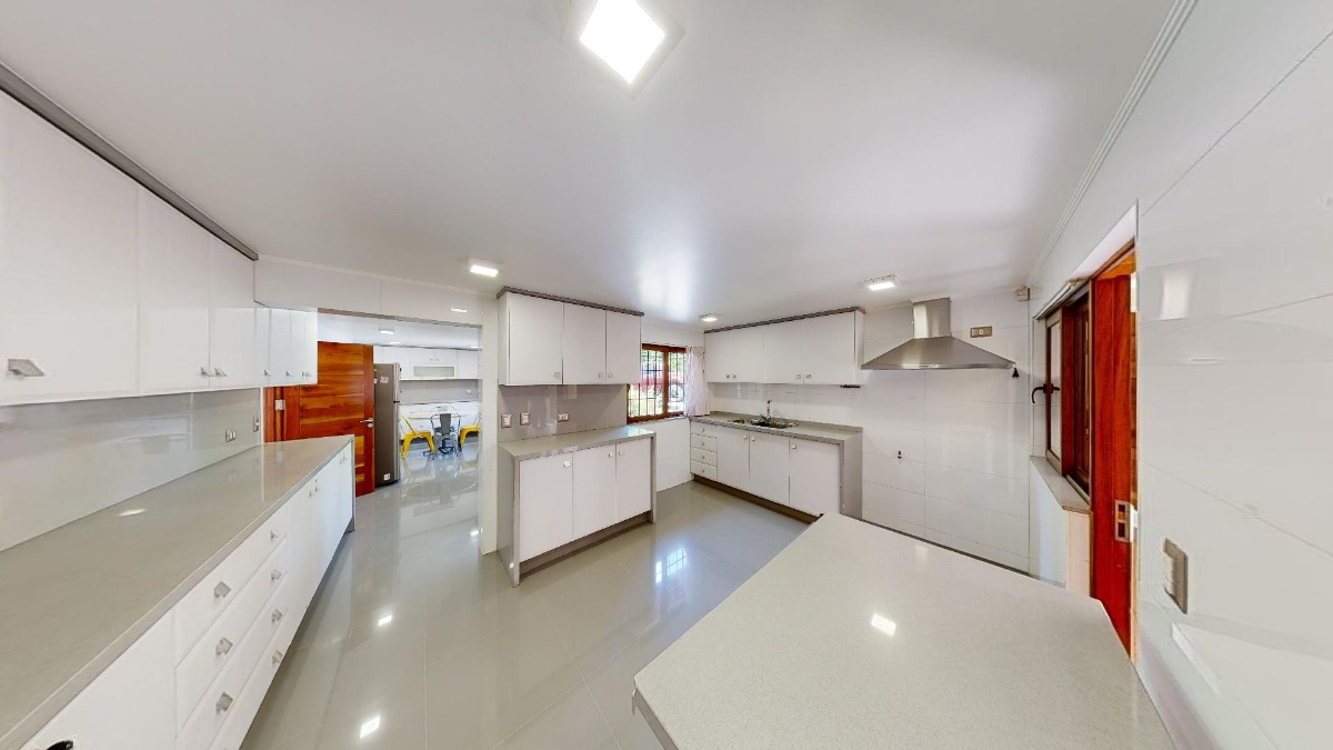 Arriendo Casa NO 3D en suite Walk-in cl&oacute;set 4B 3E 1Bd La Dehesa - Lo Barnechea