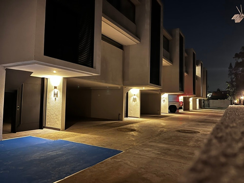 Venta Casa NO 4D en suite Walk-in cl&oacute;set 4B 2E Sebasti&aacute;n Elcano - Las Condes