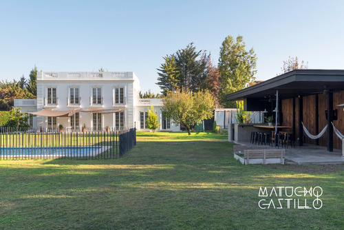 Venta Casa N 4D en suite Walk-in cl&oacute;set 3B 6E 2B Chicureo - Colina