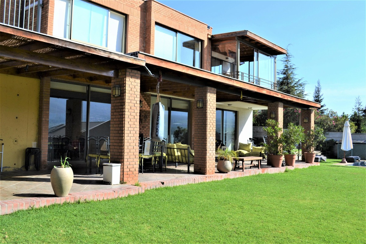 Venta Casa 5D en suite 6B 3E 1Bd Los Dominicos - Las Condes