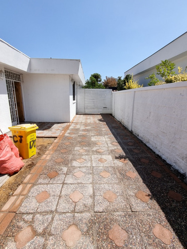 Arriendo Casa 4D 3B 1E Metro Hernando de Magallanes - Las Condes