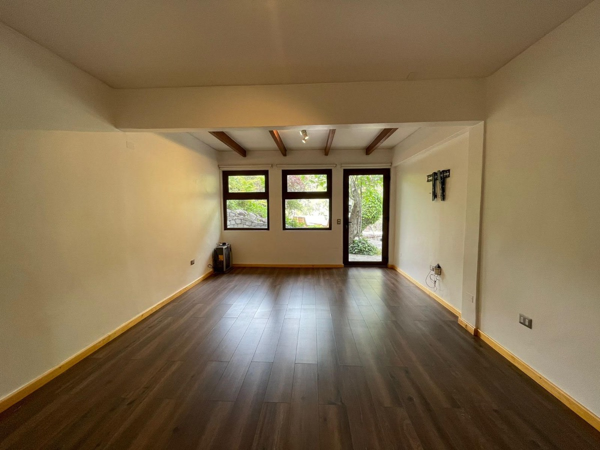 Venta Casa SO 4D en suite Walk-in cl&oacute;set 5B 4E 2Bd Camino a Farellones - Lo Barnechea