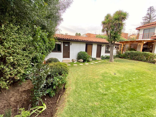Arriendo Casa 5D 3B 1E 1B Los Dominicos - Las Condes