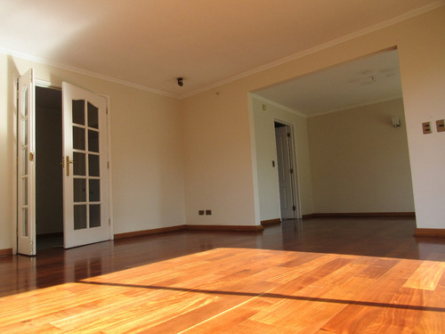 Arriendo Casa NOSP 5D en suite Walk-in cl&oacute;set 4B 3E 2B San Carlos de Apoquindo - Las Condes