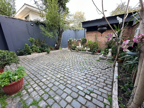 Arriendo Casa 6D en suite Walk-in cl&oacute;set 4B 4E 1B Metro Manquehue - Apumanque - Las Condes