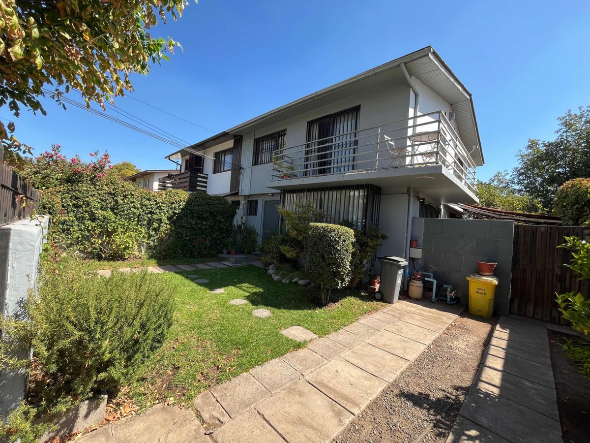 Arriendo Casa 4D 3B 1E 1Bd Metro Hernando de Magallanes - Las Condes