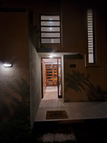 Arriendo Casa 4D en suite Walk-in cl&oacute;set 4B 3E Chicureo - Colina