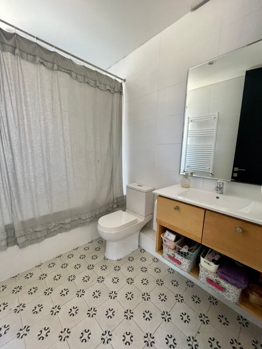 Venta Casa NO 5D en suite Walk-in cl&oacute;set 5B 3E 1Bd Los Dominicos - Las Condes