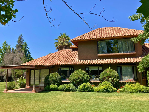 Venta Casa NO 6D en suite Walk-in cl&oacute;set 7B 2E 2B Chicureo - Colina