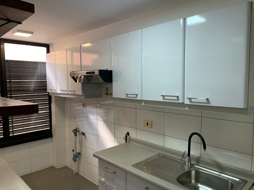 Arriendo Departamento NO 2D en suite 2B 1E 1B Barrio El Golf - Las Condes