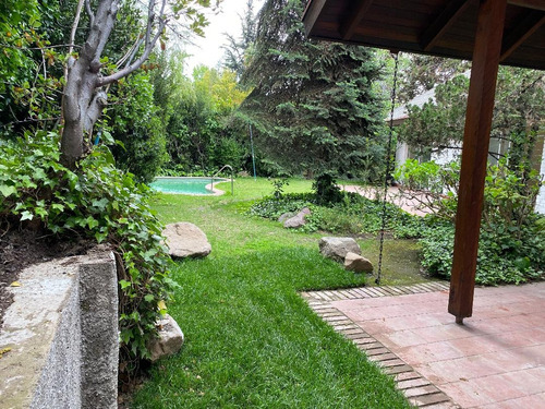 Arriendo Casa 4D en suite Walk-in cl&oacute;set 4B 2E 1B San Carlos de Apoquindo - Las Condes