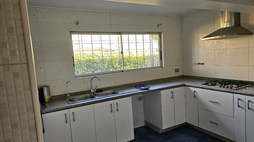 Venta Casa 4D 4B 3E Carlos Ossand&oacute;n - La Reina