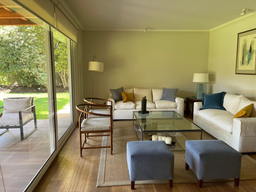 Venta Casa N 4D en suite Walk-in cl&oacute;set 4B 2E Chicureo - Colina