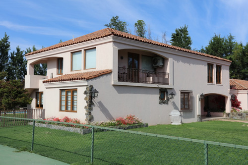 Venta Casa NO 6D en suite Walk-in cl&oacute;set 6B 3E 2B Chicureo - Colina