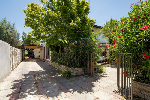 Venta Casa NOSP 4D en suite 2B 3E 1B Jard&iacute;n Del Este - Vitacura