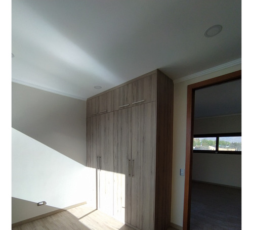 Arriendo Casa NO 4D en suite Walk-in cl&oacute;set 5B 4E 1B Chicureo - Colina