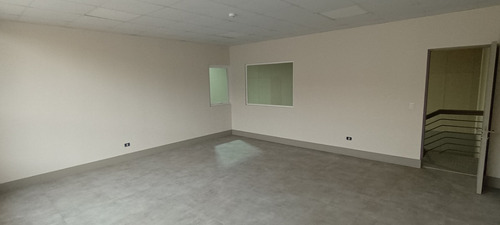 Bodega Comercial Nuevas Y De Gran Altura Para Almacenamiento