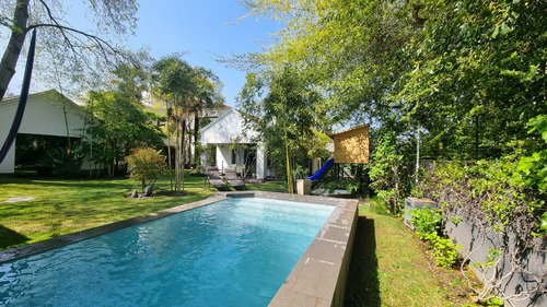 Venta Casa NO 5D en suite Walk-in cl&oacute;set 5B 10E 2B Los Dominicos - Las Condes