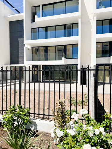 Venta Casa NO 4D en suite Walk-in cl&oacute;set 4B 2E 2B San Carlos de Apoquindo - Las Condes