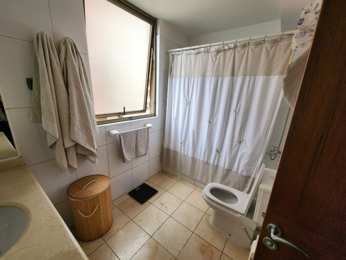 Venta Departamento O 4D en suite Walk-in cl&oacute;set 3B 1E 1Bd Parque Bicentenario - Vitacura