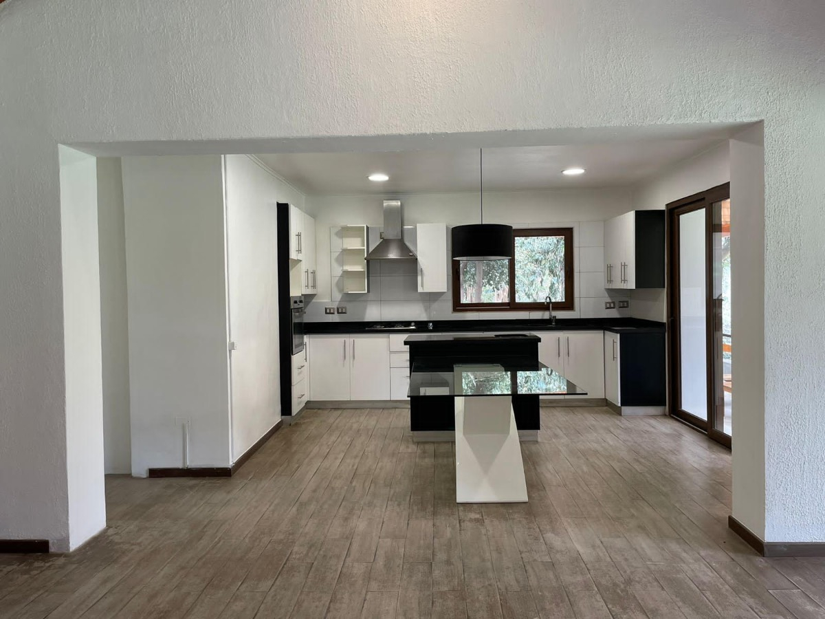 Venta Casa SO 4D en suite Walk-in cl&oacute;set 5B 4E 2Bd Camino a Farellones - Lo Barnechea