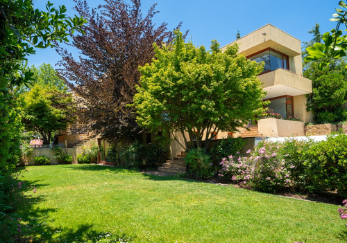 Venta Casa NO 6D en suite Walk-in cl&oacute;set 7B 3E 1B San Carlos de Apoquindo - Las Condes