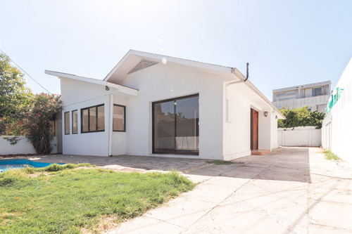 Venta Casa NP 4D 3B 4E Rotonda Atenas - Las Condes