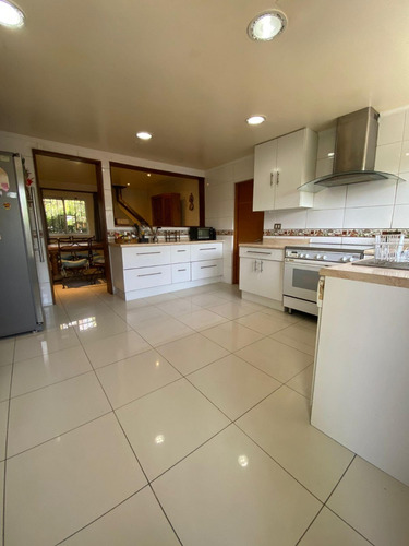 Venta Casa NO 6D en suite 5B 2E 1B San Carlos de Apoquindo - Las Condes