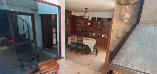 Venta Casa 5D en suite 4B 2E 1B Estadio Croata - Vitacura