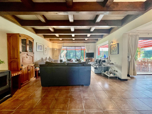 Venta Casa NOSP 4D en suite Walk-in cl&oacute;set 3B 8E 1B Chicureo - Colina