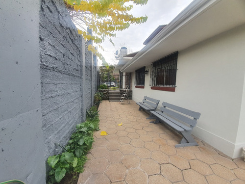 Venta Casa NOSP 5D en suite 3B 2E 1B Los Dominicos - Las Condes