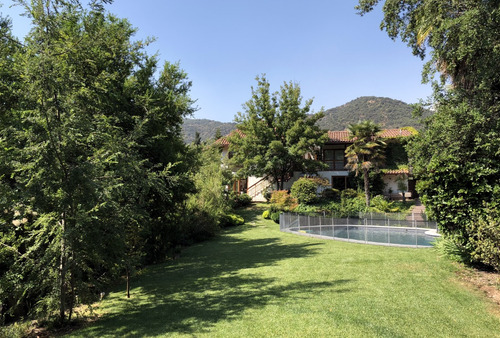 Venta Casa NOSP 5D en suite Walk-in cl&oacute;set 3B 10E 1B El Array&aacute;n - Lo Barnechea