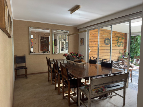 Venta Casa 4D en suite Walk-in cl&oacute;set 3B 2E 1B San Carlos de Apoquindo - Las Condes