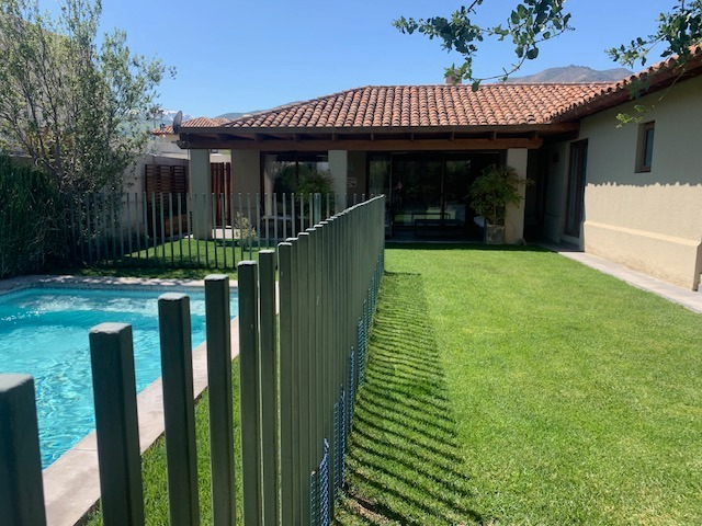 Venta Casa NOSP 4D en suite Walk-in cl&oacute;set 4B 6E 1Bd Chicureo - Colina