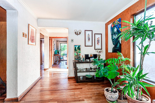 Venta Casa O 4D en suite Walk-in cl&oacute;set 4B 3E 1B Rotonda Atenas - Las Condes