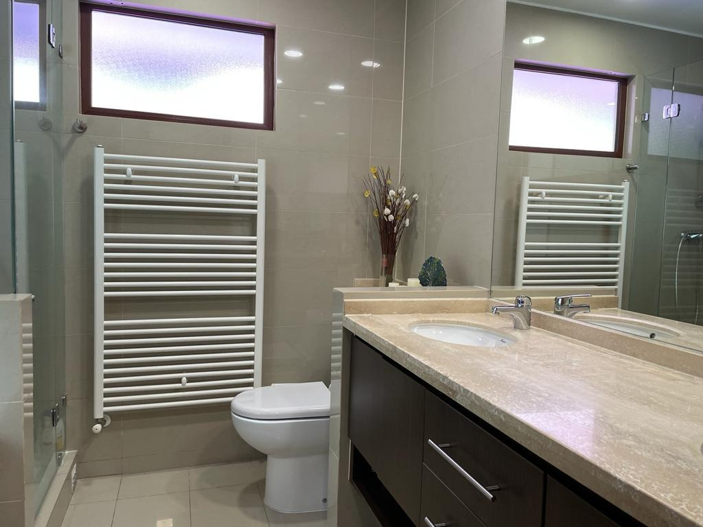 Venta Casa NO 4D en suite Walk-in cl&oacute;set 6B 3E San Carlos de Apoquindo - Las Condes