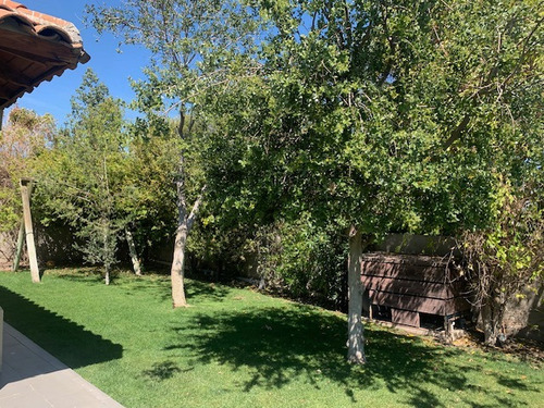 Venta Casa NOSP 4D en suite Walk-in cl&oacute;set 4B 6E 1B Chicureo - Colina