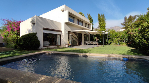 Venta Casa NP 3D en suite Walk-in cl&oacute;set 4B 3E 1B Chicureo - Colina