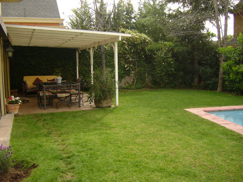 Arriendo Casa NOSP 5D en suite Walk-in cl&oacute;set 4B 3E 2B San Carlos de Apoquindo - Las Condes