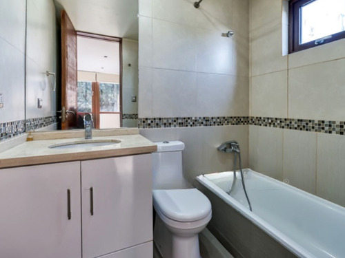 Venta Casa SO 5D en suite Walk-in cl&oacute;set 5B 3E 1B Chicureo - Colina