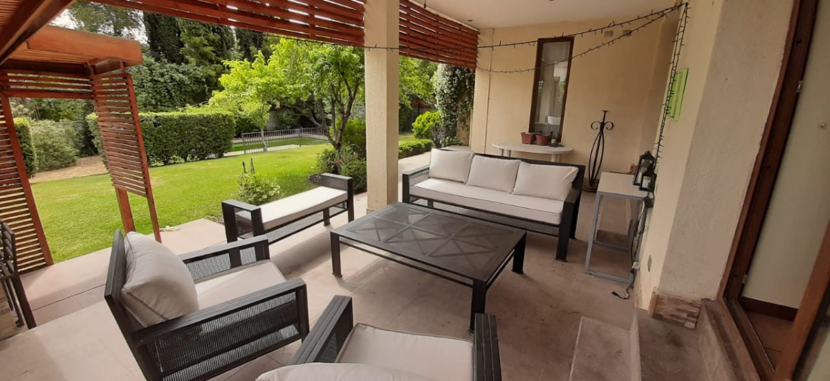 Venta Casa 5D en suite Walk-in cl&oacute;set 5B 5E Chicureo - Colina