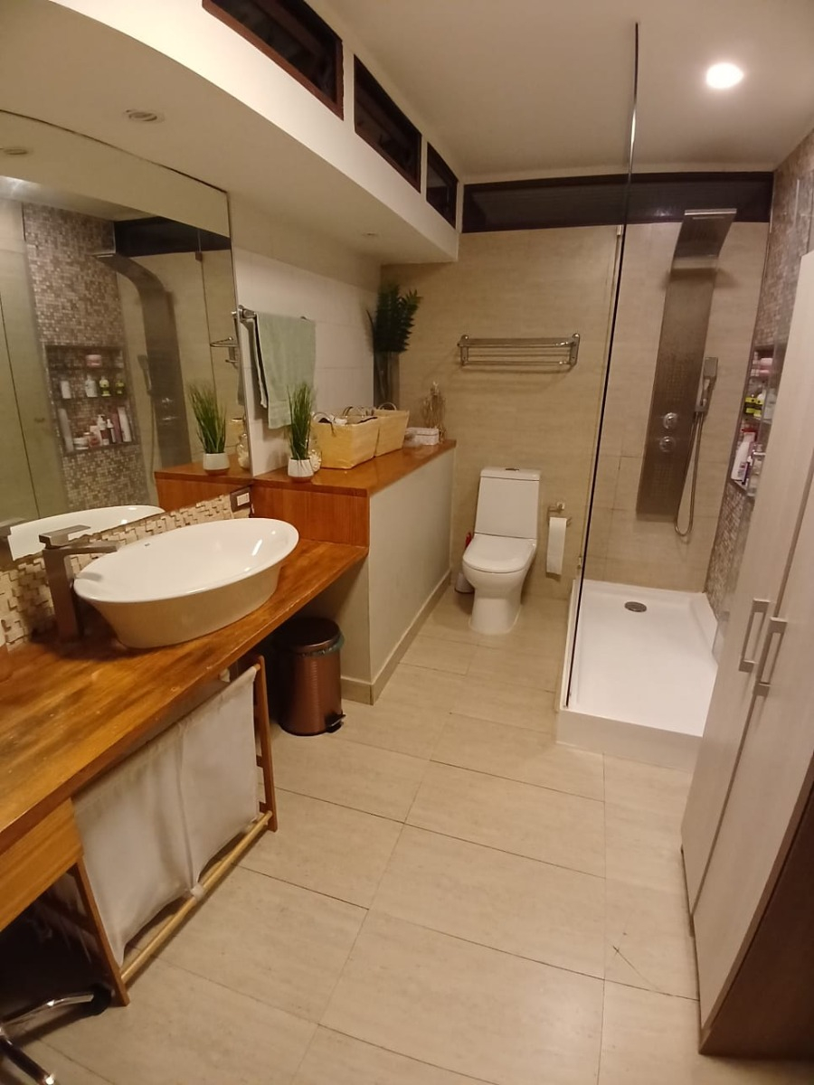 Venta Casa P 4D en suite 4B 1E 2Bd Metro Hernando de Magallanes - Las Condes