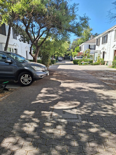 Arriendo Casa 3D 2B 2E 1B Barrio El Golf - Las Condes