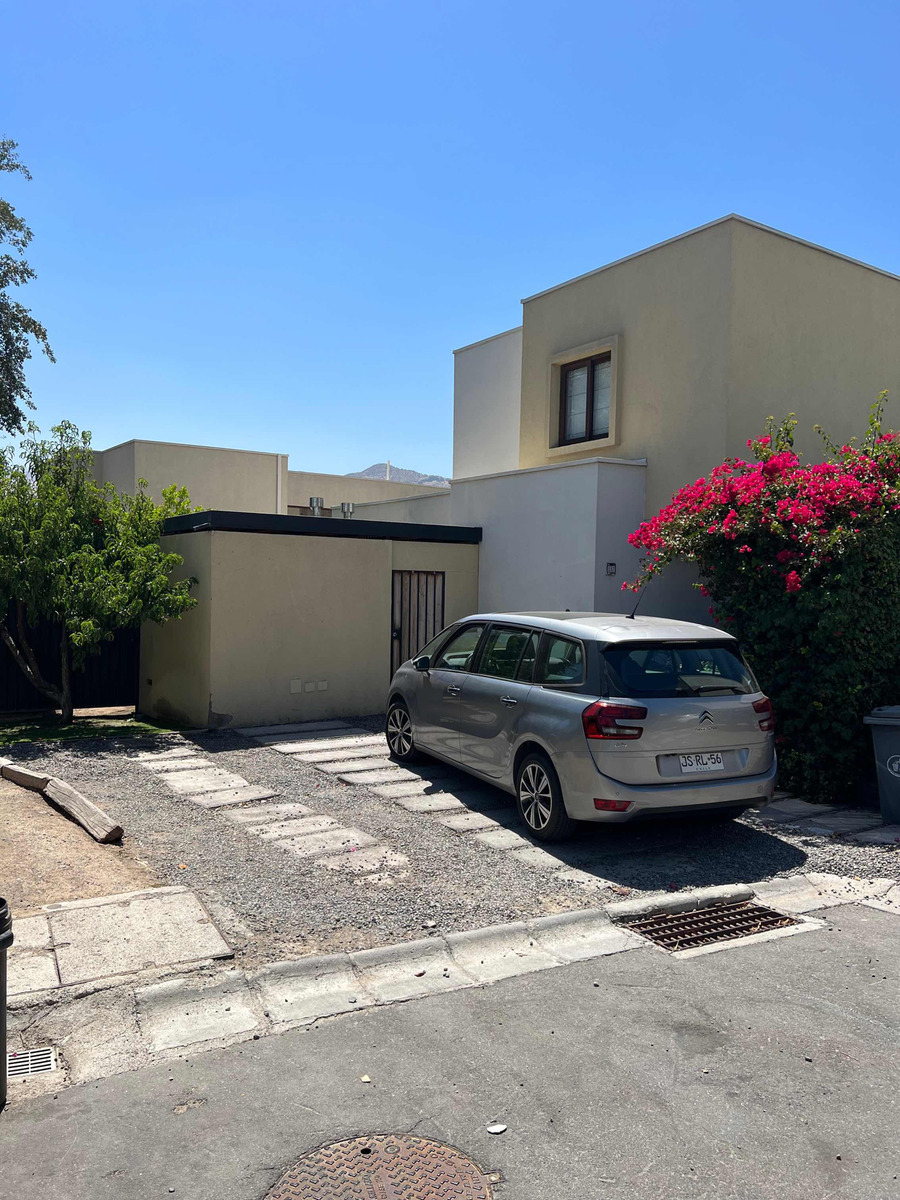 Venta Casa 4D 4B 2E Chicureo - Colina